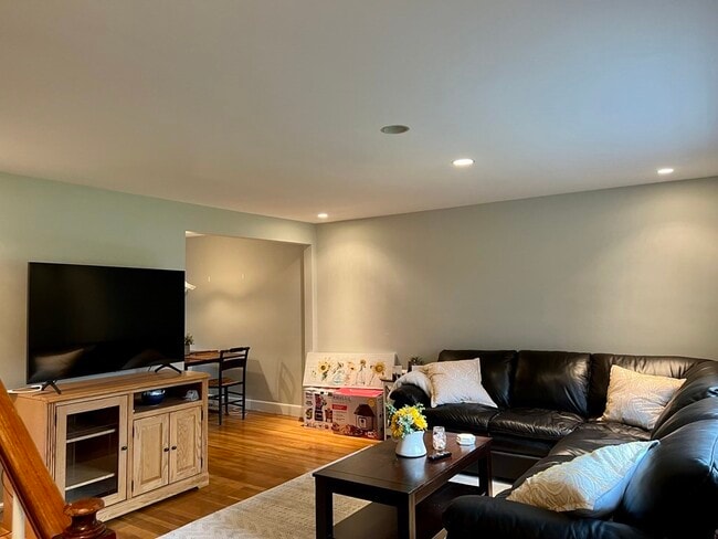 Photo - 37 Linden St