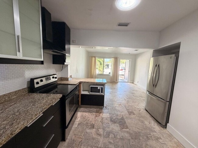 Photo - 1618 NE 33rd St