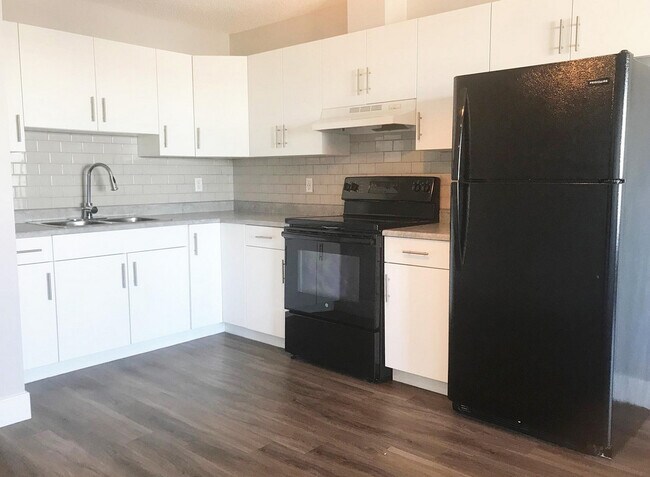 Photo - Hillview Estates