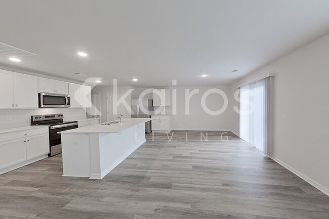 Photo - 133 Overstreet Way