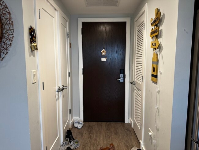 Photo - 1323 W Morse Ave Unit 609