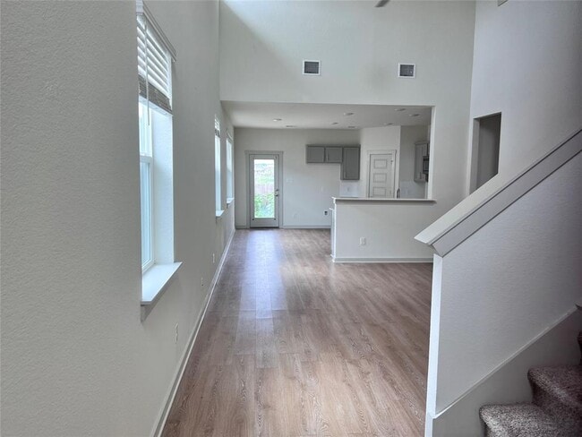 112 New Hampton Wy