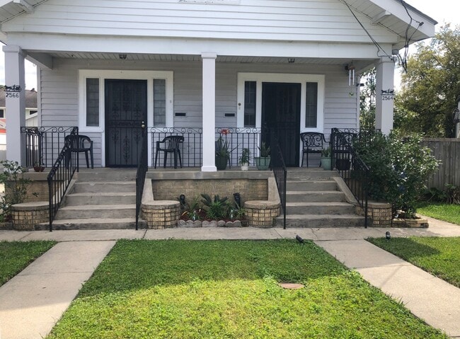 Building Photo - 2566 Clover St Rental