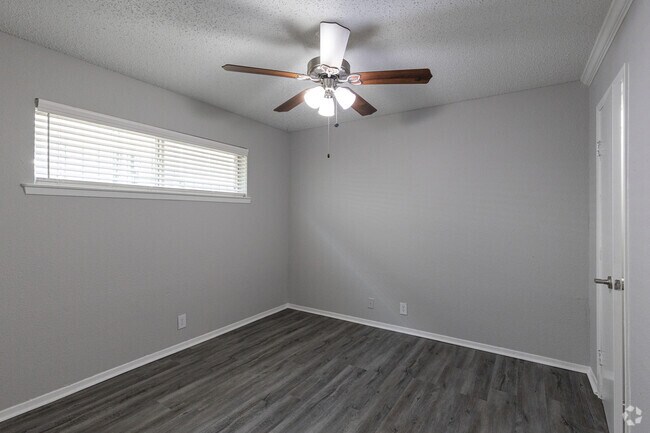 2BR, 1BA - 756SF - Bedroom