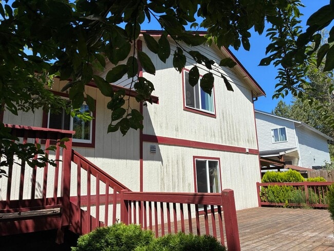 Photo - 2600 Arbor St