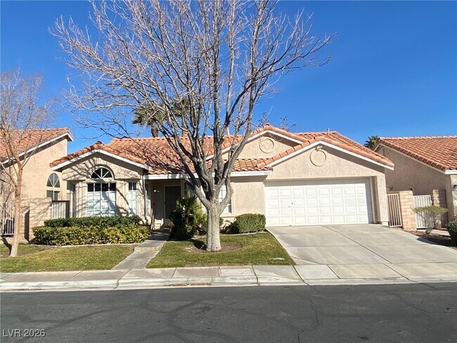 Photo - 8090 Kinsella Way