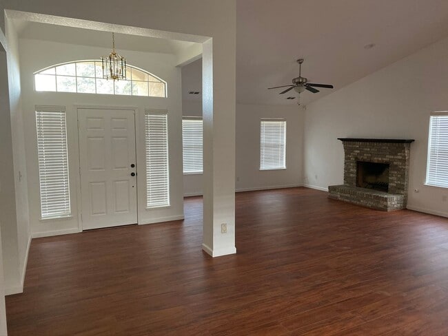 Photo - 2096 Alcott St