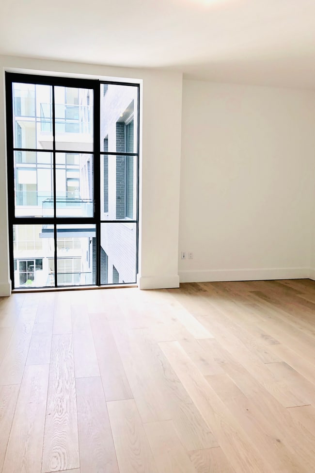 Photo - 22-18 Jackson Ave