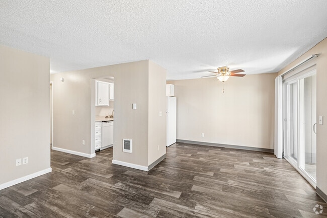2BR, 1BA - 735SF - Living Room