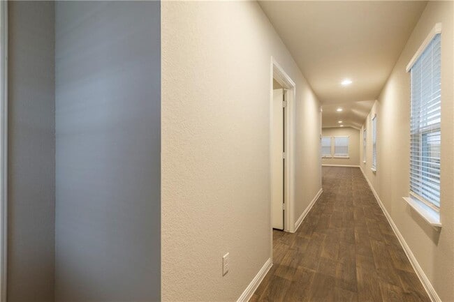 Photo - 612 Roaring Fork Ln