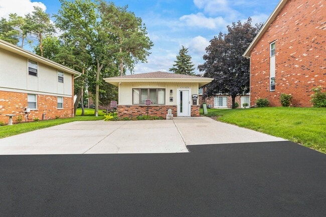 Apple Valley Associates LLC