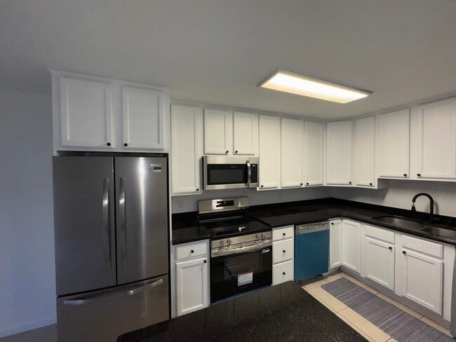 Photo - 110 N Lakeside Dr Apartment Unit 2