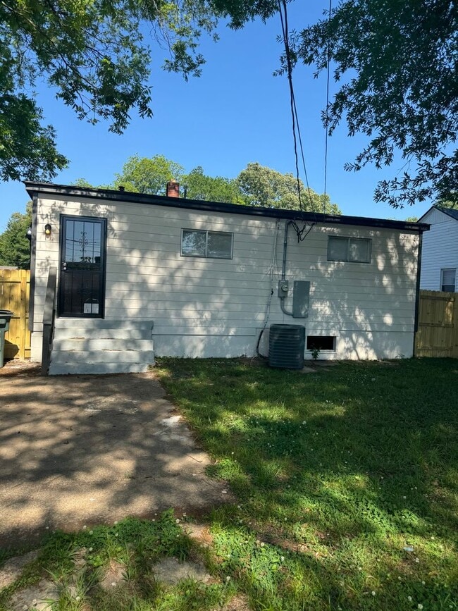 Photo - 297 Eastview St