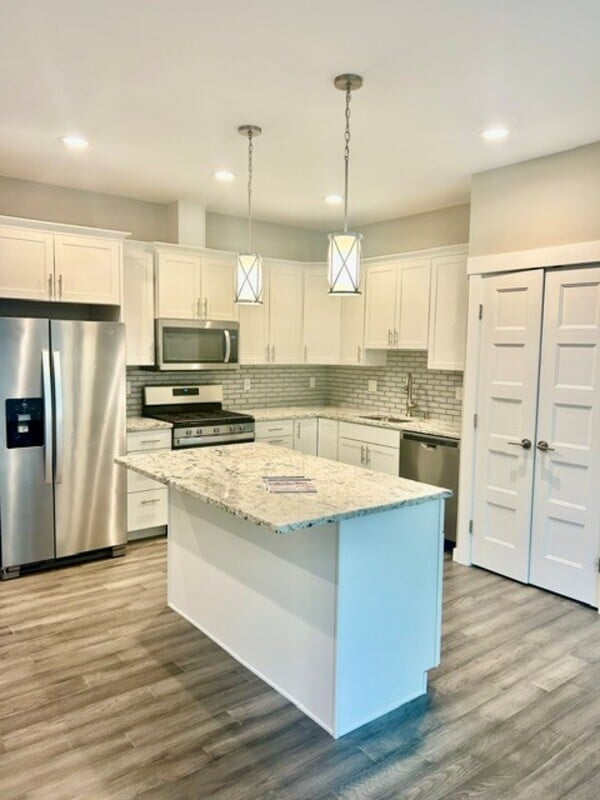 5683 Sunstone Pl