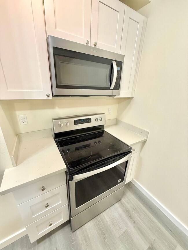4259 8th Ave NE Unidad 10