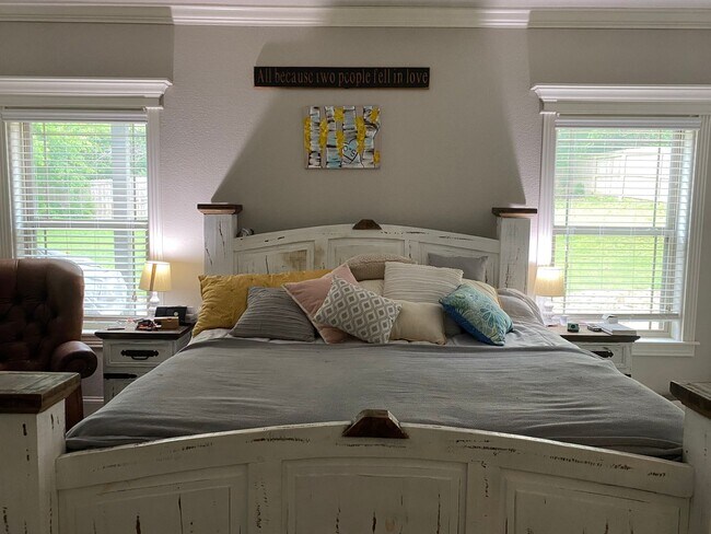 Photo - 3 Bedroom 2.5 Bathroom Home