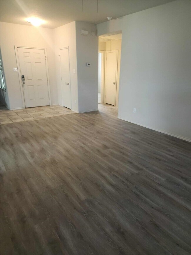 Photo - 803 Lovebug Ln