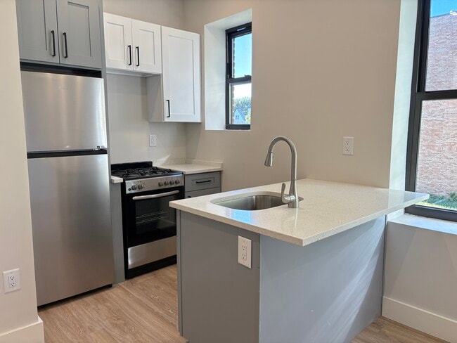 Building Photo - 269 Martin Luther King Jr Dr Unit 4C