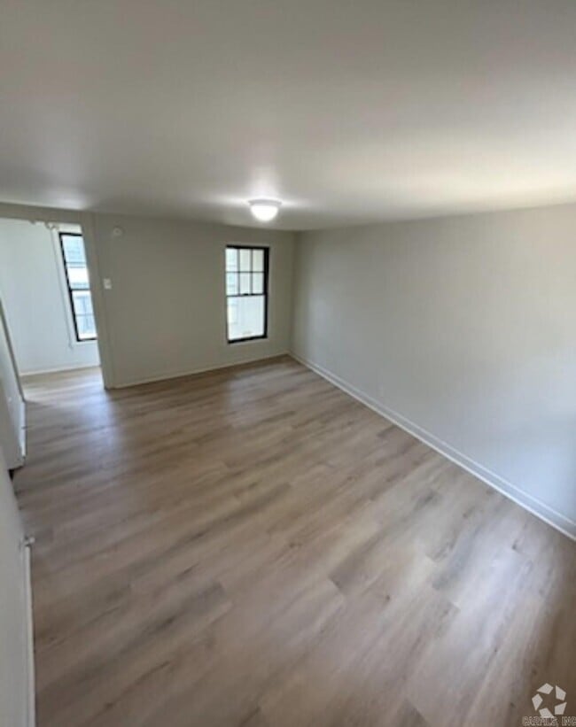 Building Photo - 1008 Kavanaugh Blvd Unit 5 Rental