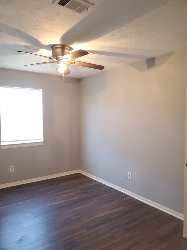 Photo - 315 Willowick St