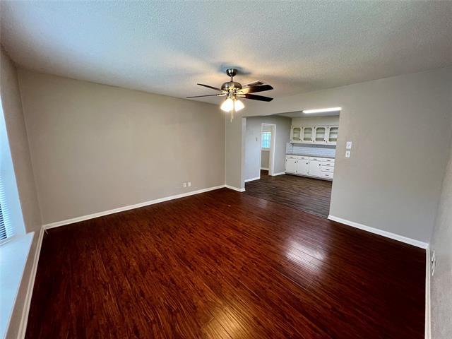 Photo - 300 W 4th St