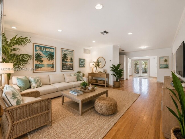 Photo - 2021 N 52nd Ave