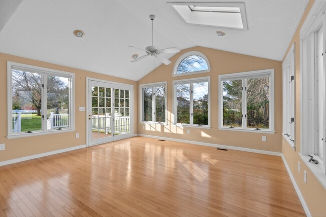 Photo - 127 Two Rod Hwy