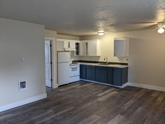 spacious 1-bedroom 1-bath with open floor ... - spacious 1-bedroom 1-bath with open floor ... Unidad Apt 15