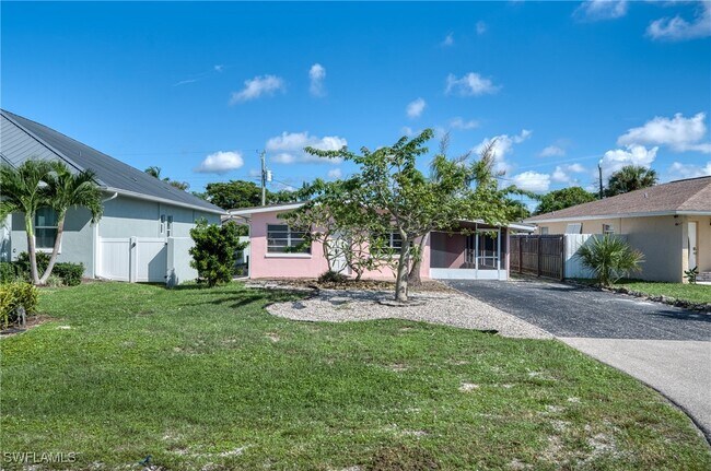 Building Photo - 613 107th Ave N