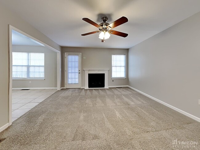 Photo - 211 Millstream Ridge