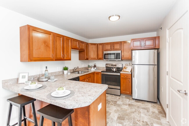 2BR, 1BA - 825 SF