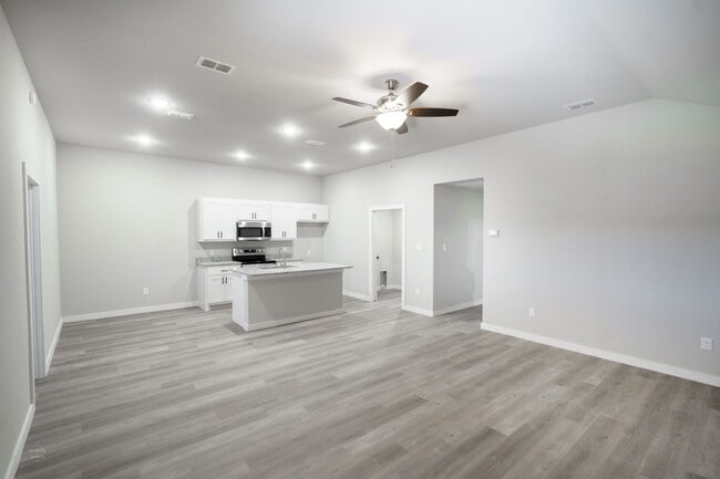 Photo - Move-In Ready June 1 | Near Stargate