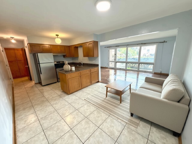 Building Photo - 3158 W 93rd St Unit 1C