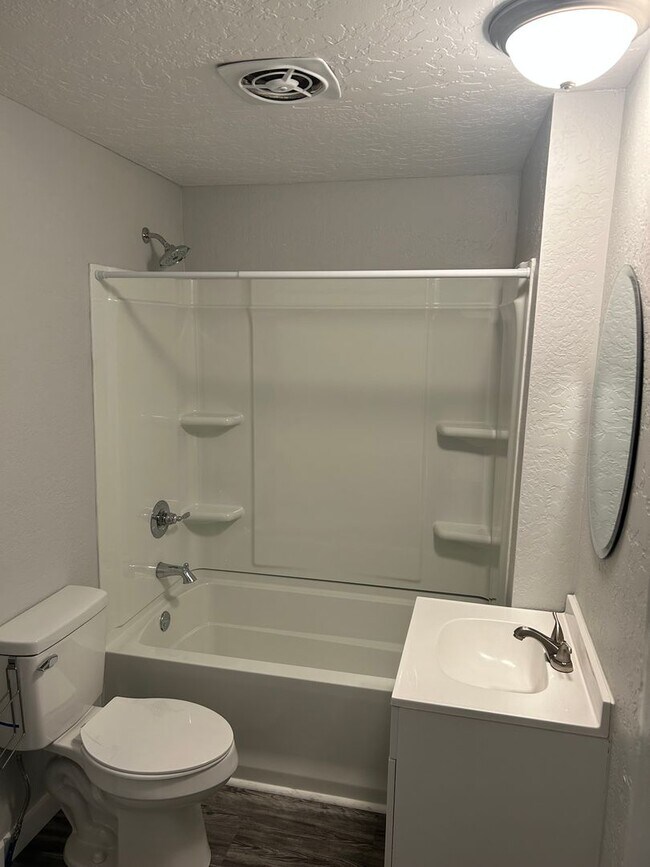 Photo - 1409 Church Ave SE