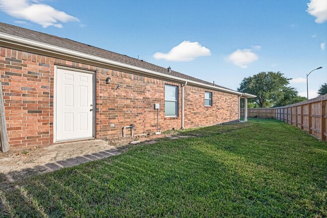 Photo - 24615 Amberleaf Ct