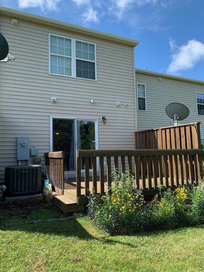 Photo - 435 Oak Tree Blvd NW