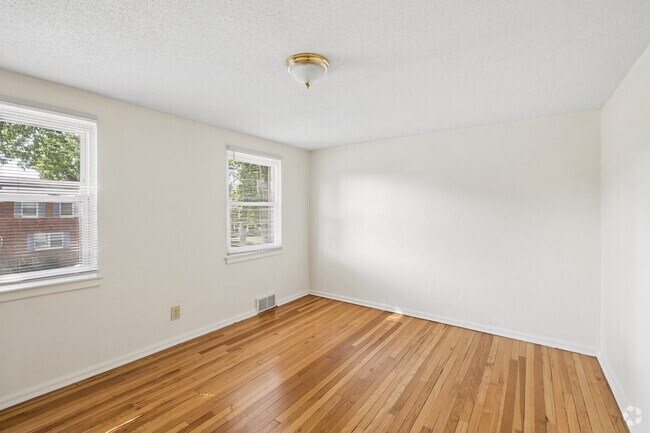 The Capital - 2BR, 1BA - 950SF - Second Bedroom
