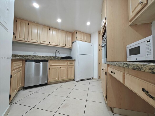 Photo - 905 Brickell Bay Dr Unidad 1127