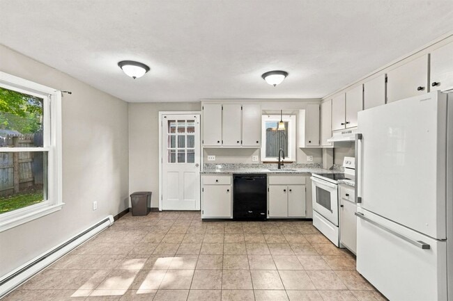 10 Ash St