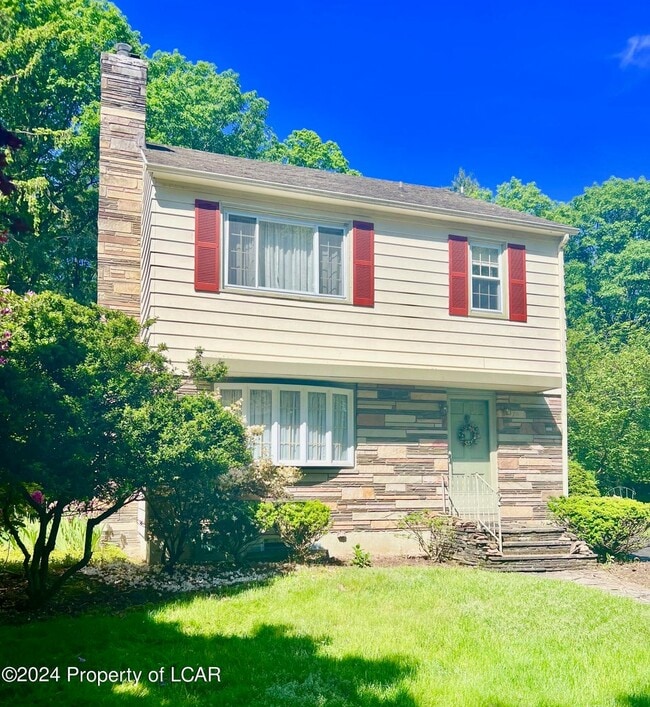 Photo - 92 Elmcrest Dr
