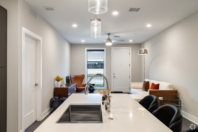 2BR, 2BA - C1 - 1,310SF