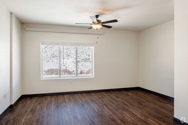 3BR, 2BA - 1,085SF - Living Room - Vista Verde Workforce