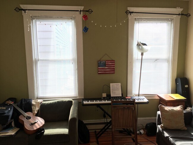 Photo - Bright 1BR in East Rock | Gas & Hot Water Included | Steps from Yale & Trails Unidad B7
