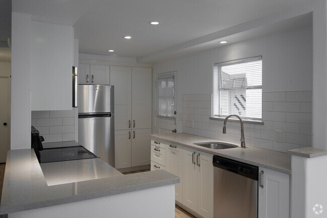 Building Photo - 2021 Unit 1 Rental