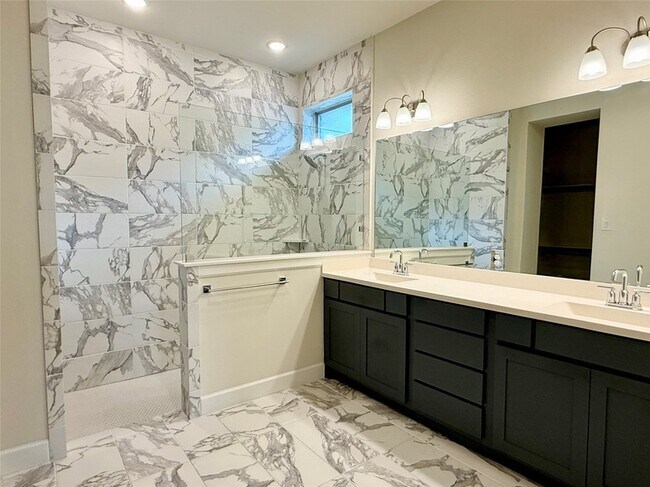 Photo - 1804 Welker Dr