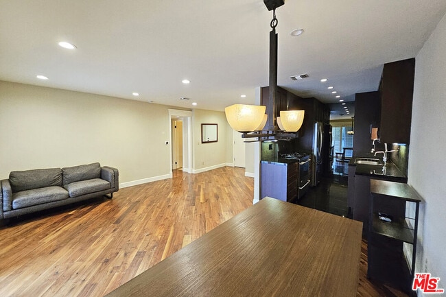 Photo - 382 E California Blvd Unit 106