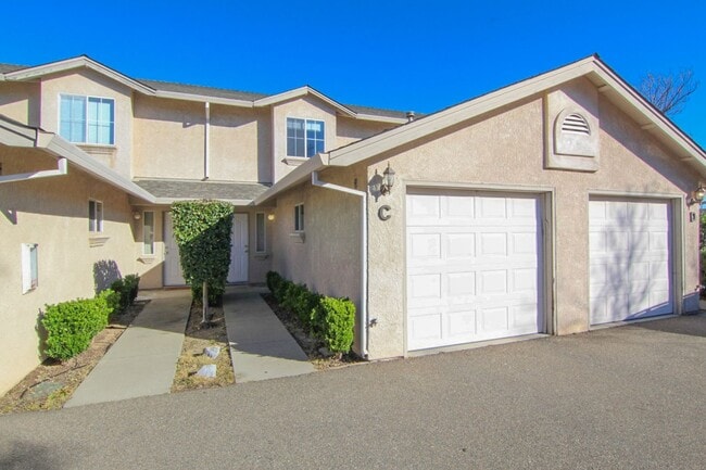 Building Photo - 1440 Serrano Pl Unit D