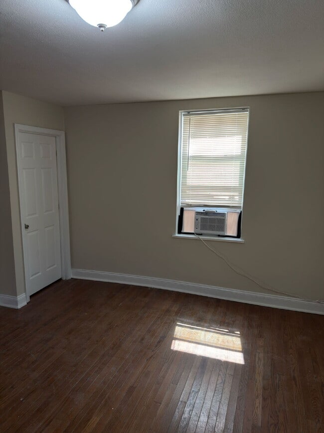 Photo - 7707 Vermont Ave