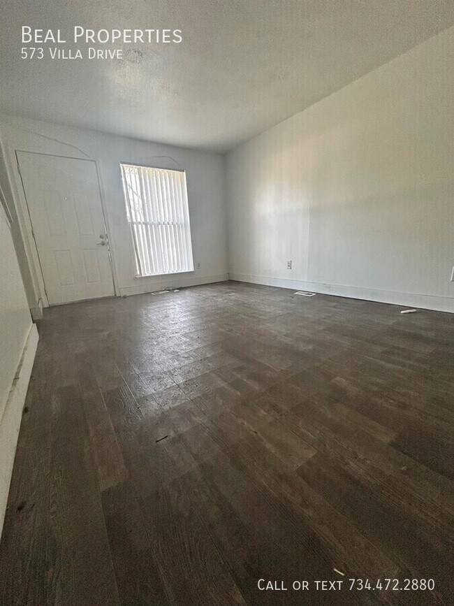 Photo - 573 Villa Dr