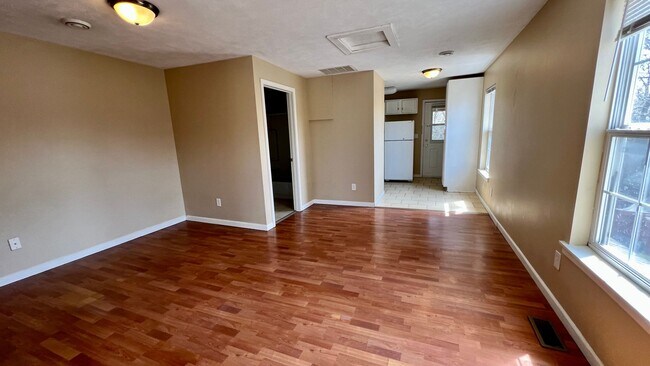 Photo - 520 Henry Ave SE Unit Apt B